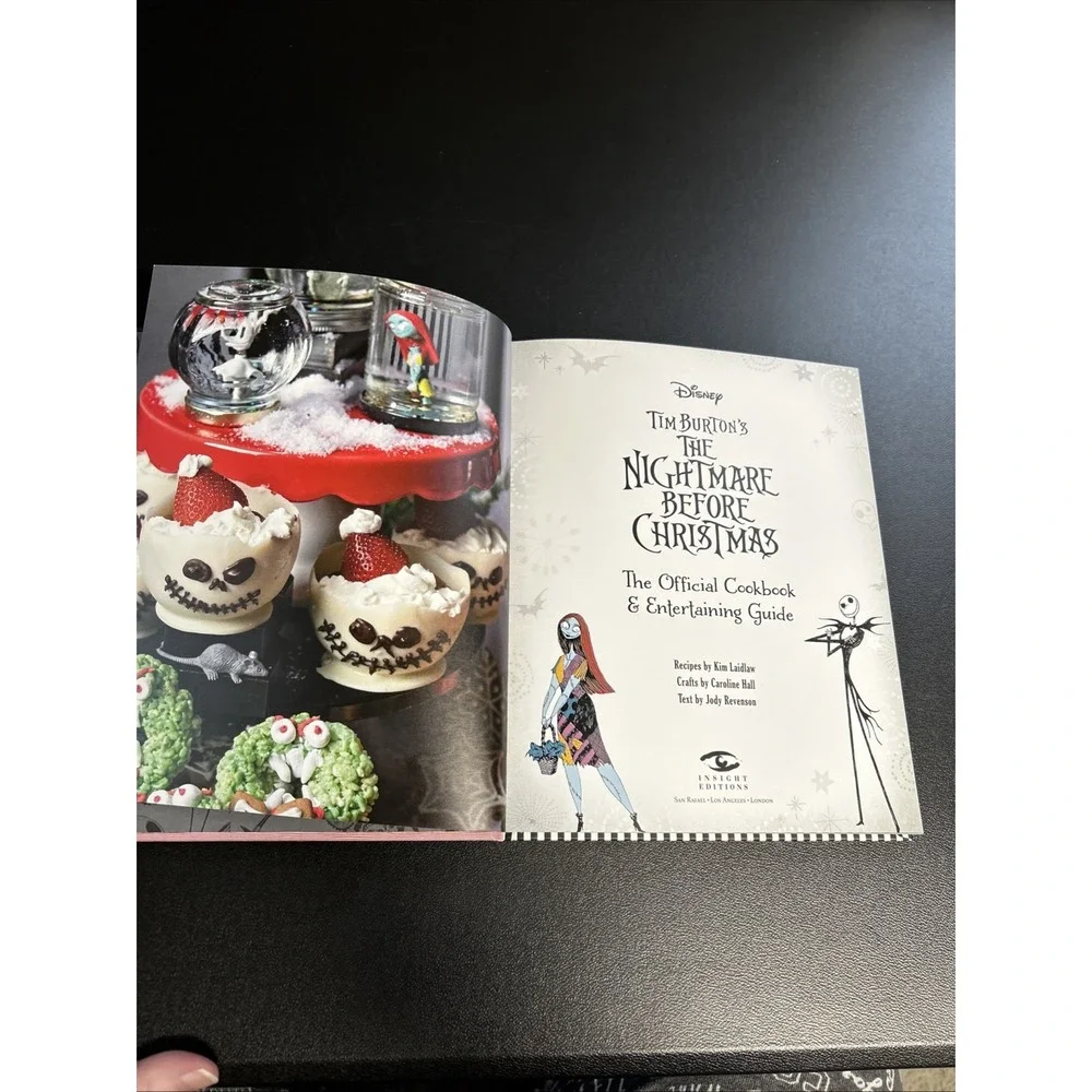 Disney The Nightmare Before Christmas The Official Cookbook & Entertaining Guide